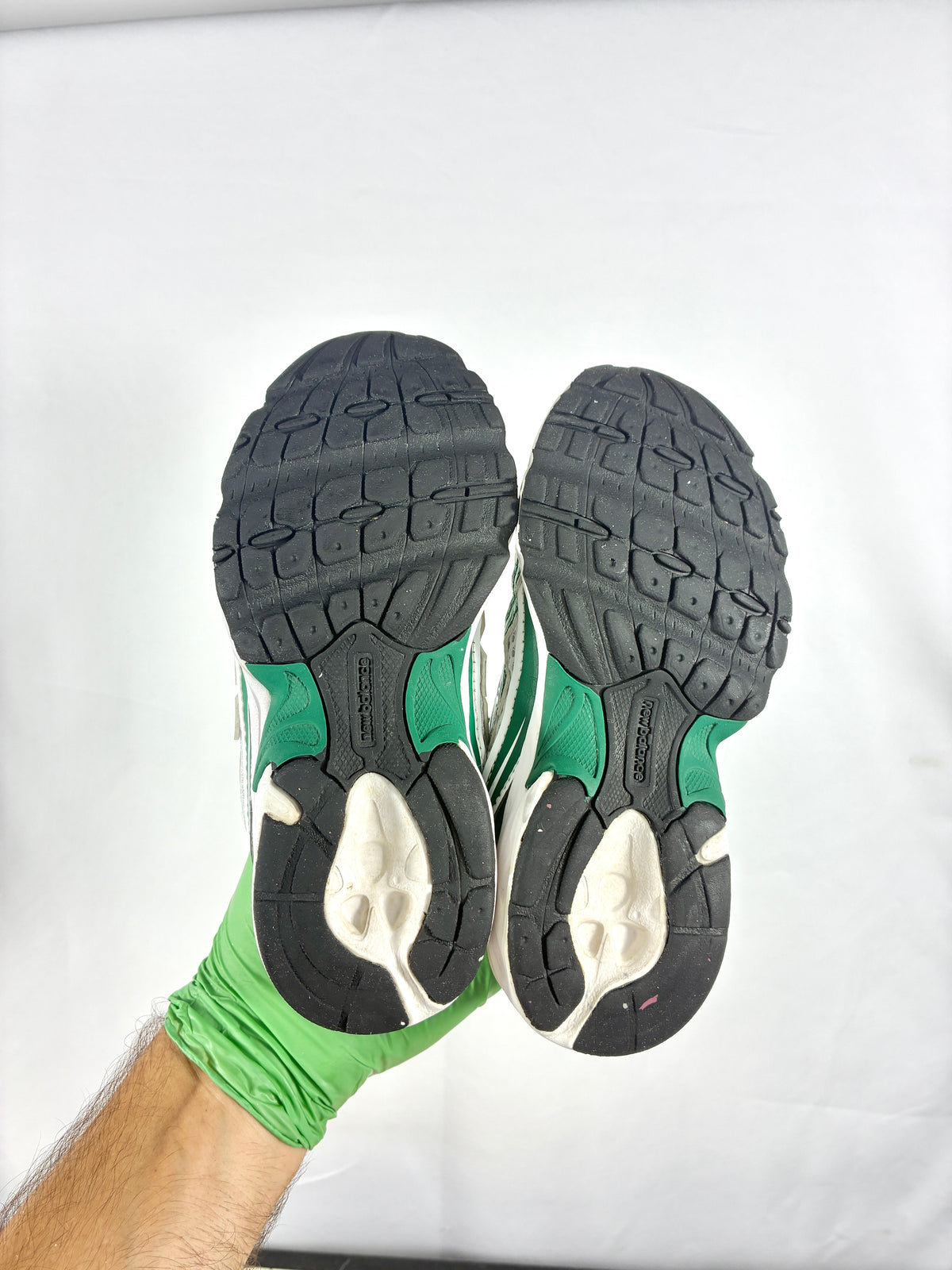 New Balance 740 CI Vert Blanc Size 30