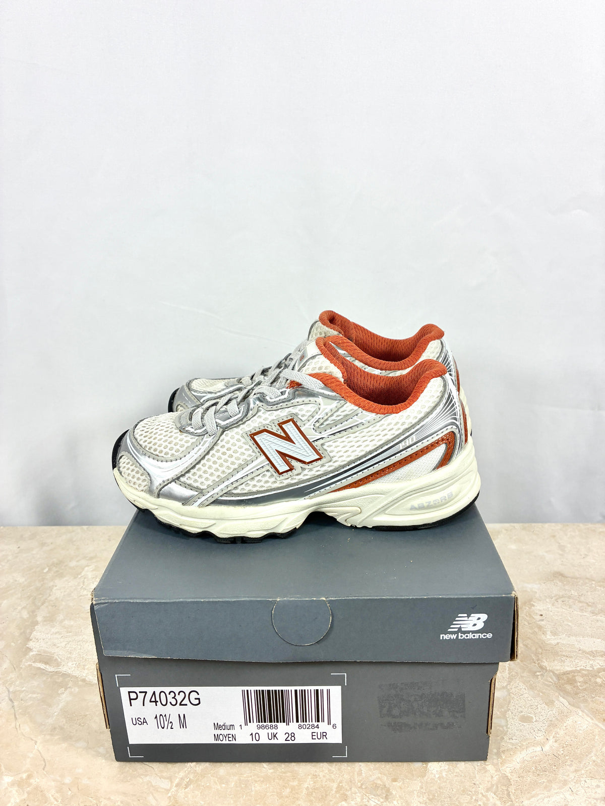 New Balance 740 32G Orange Silver Size 28