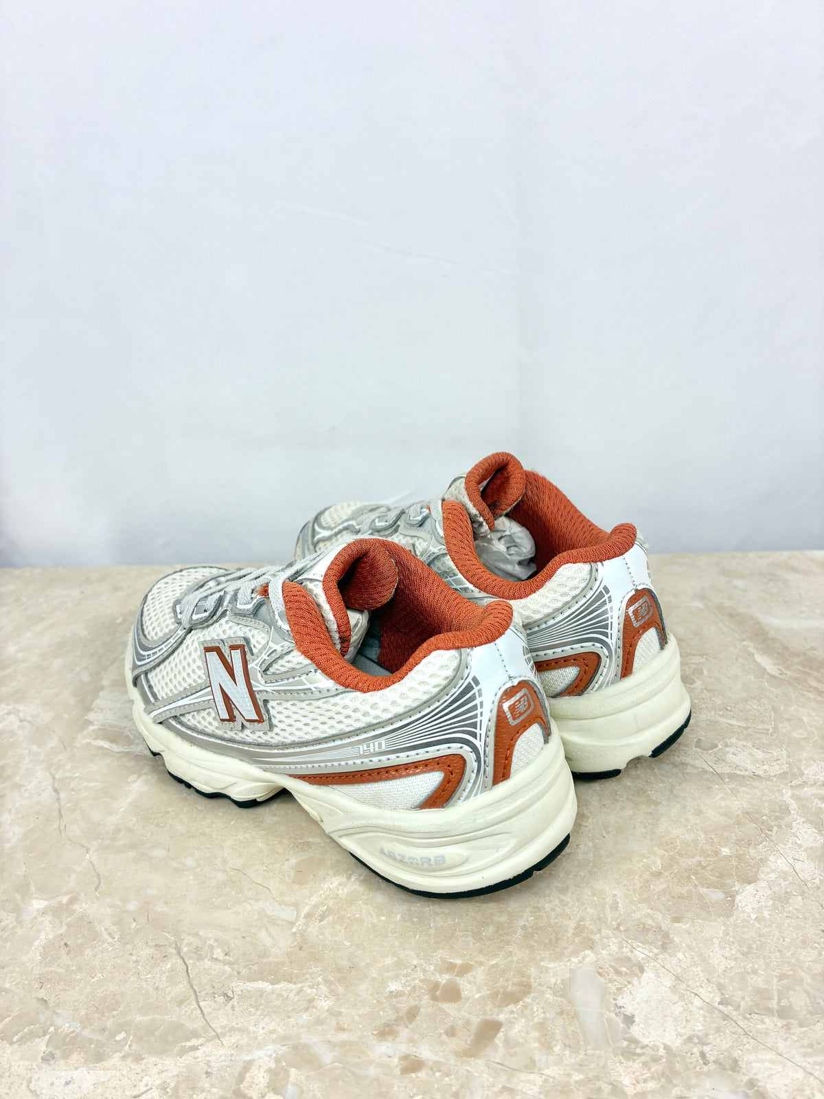 New Balance 740 32G Orange Silver Size 28