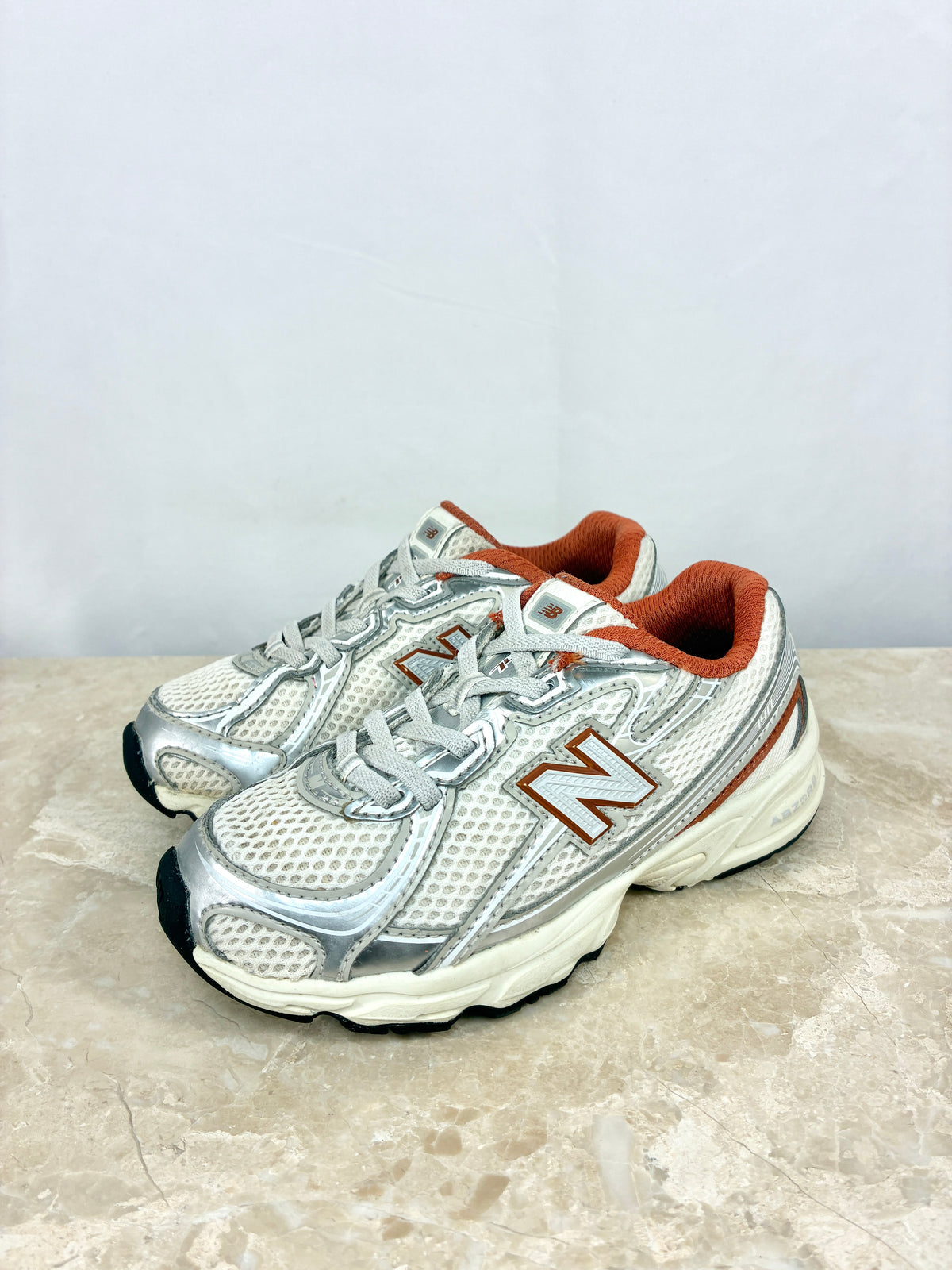 New Balance 740 32G Orange Silver Size 28