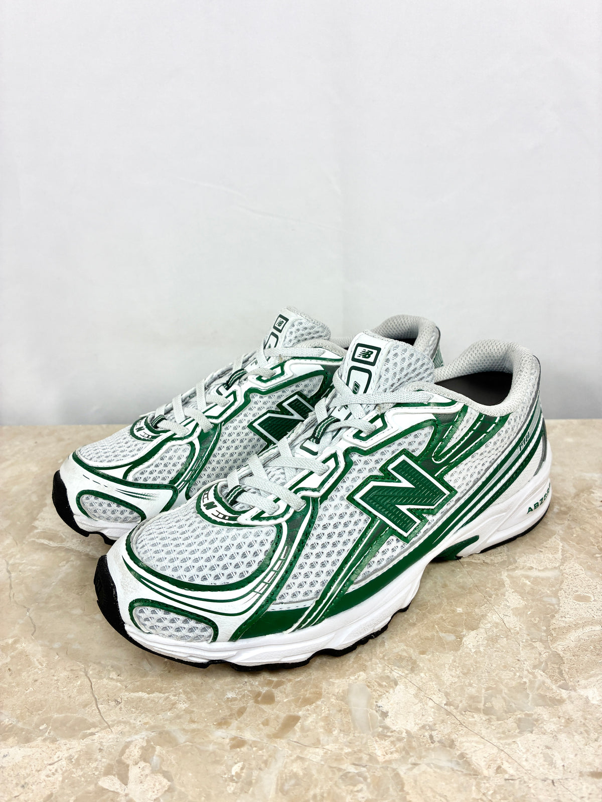 New Balance 740 CI Vert Blanc Size 35