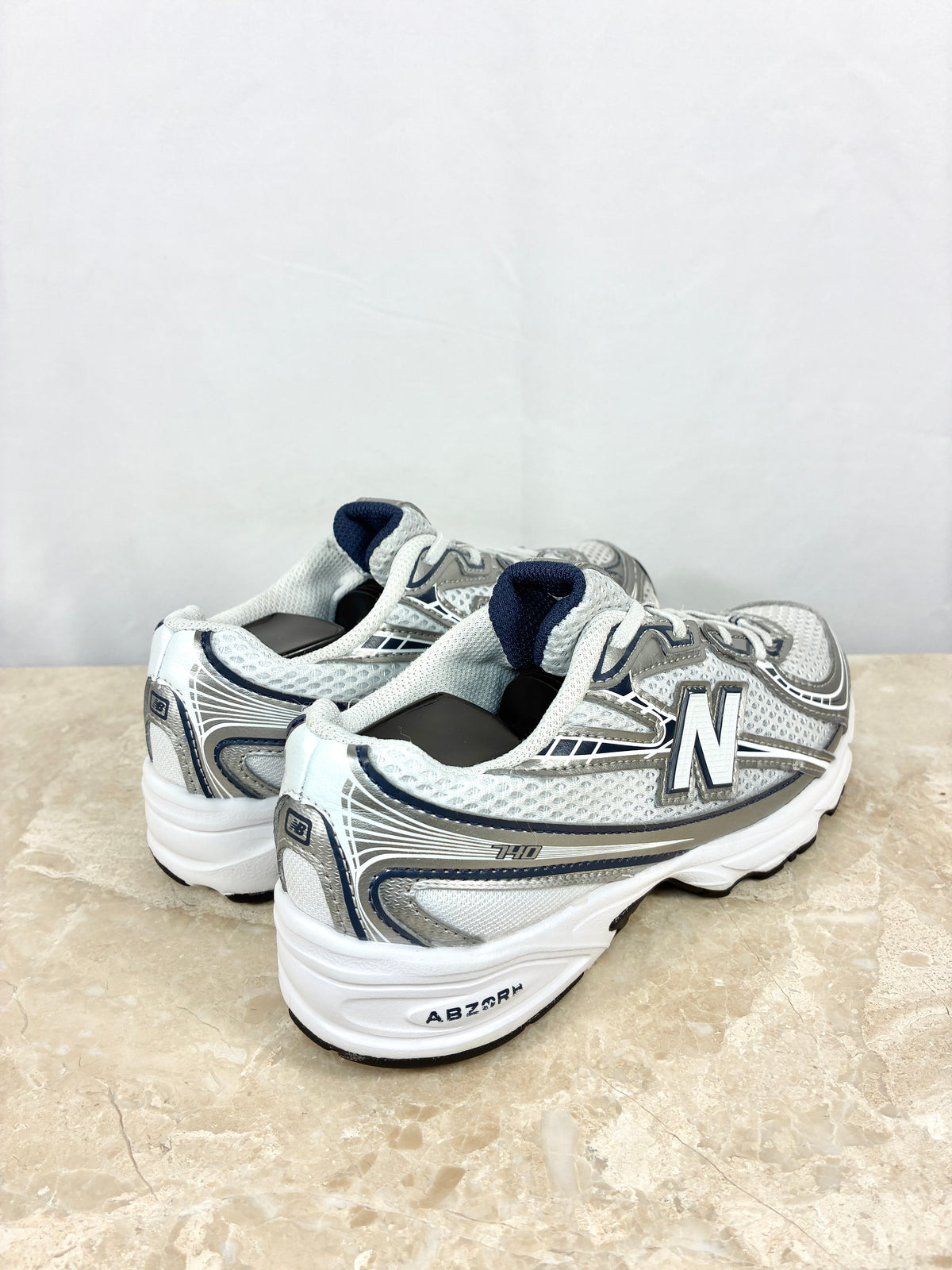 New Balance 740 WN Argent Blanc Size 34