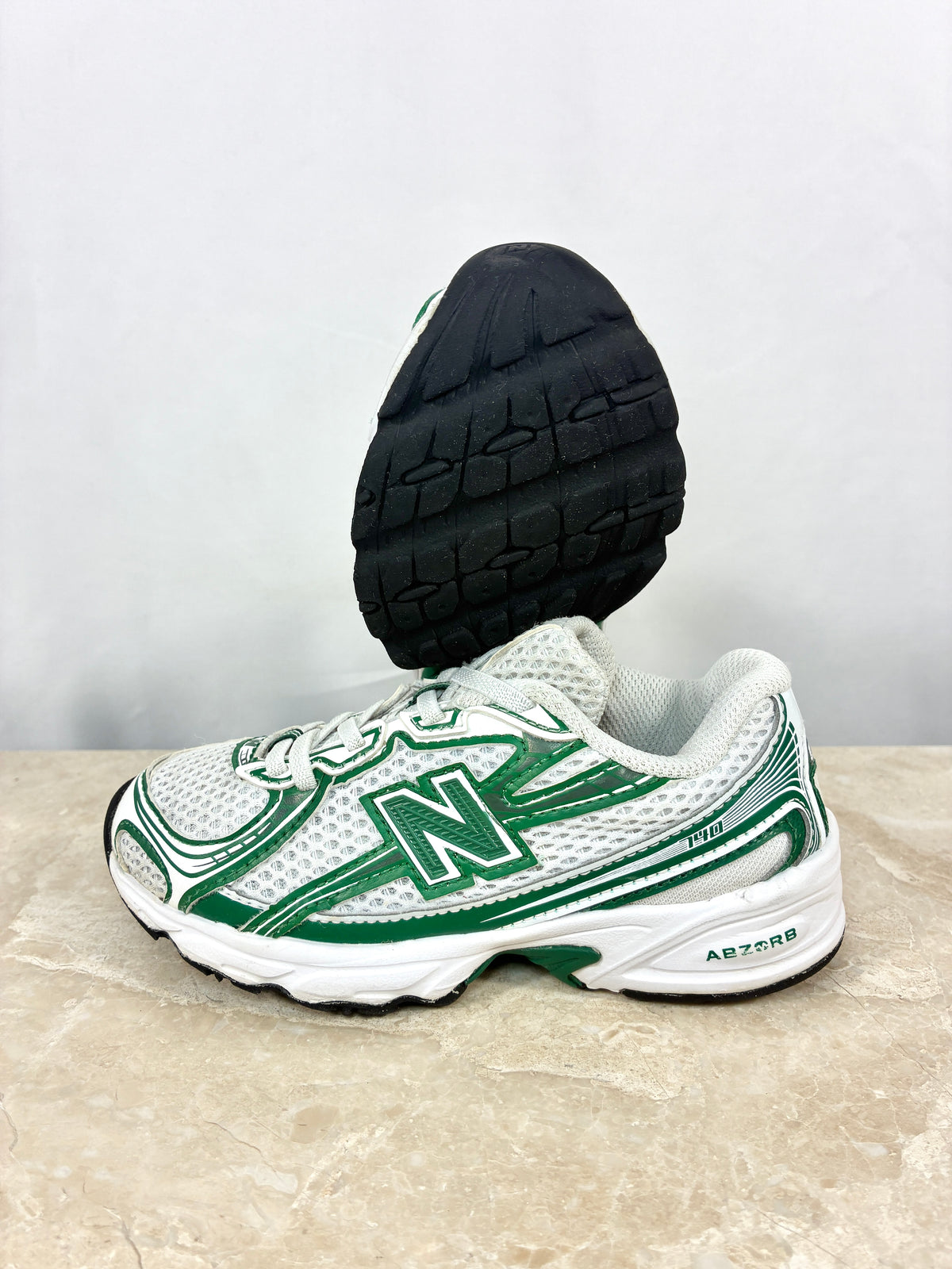 New Balance 740 CI Vert Blanc Size 30