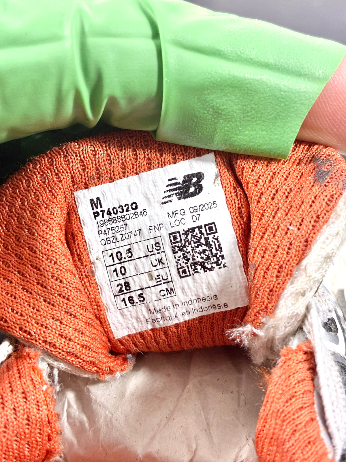 New Balance 740 32G Orange Silver Size 28