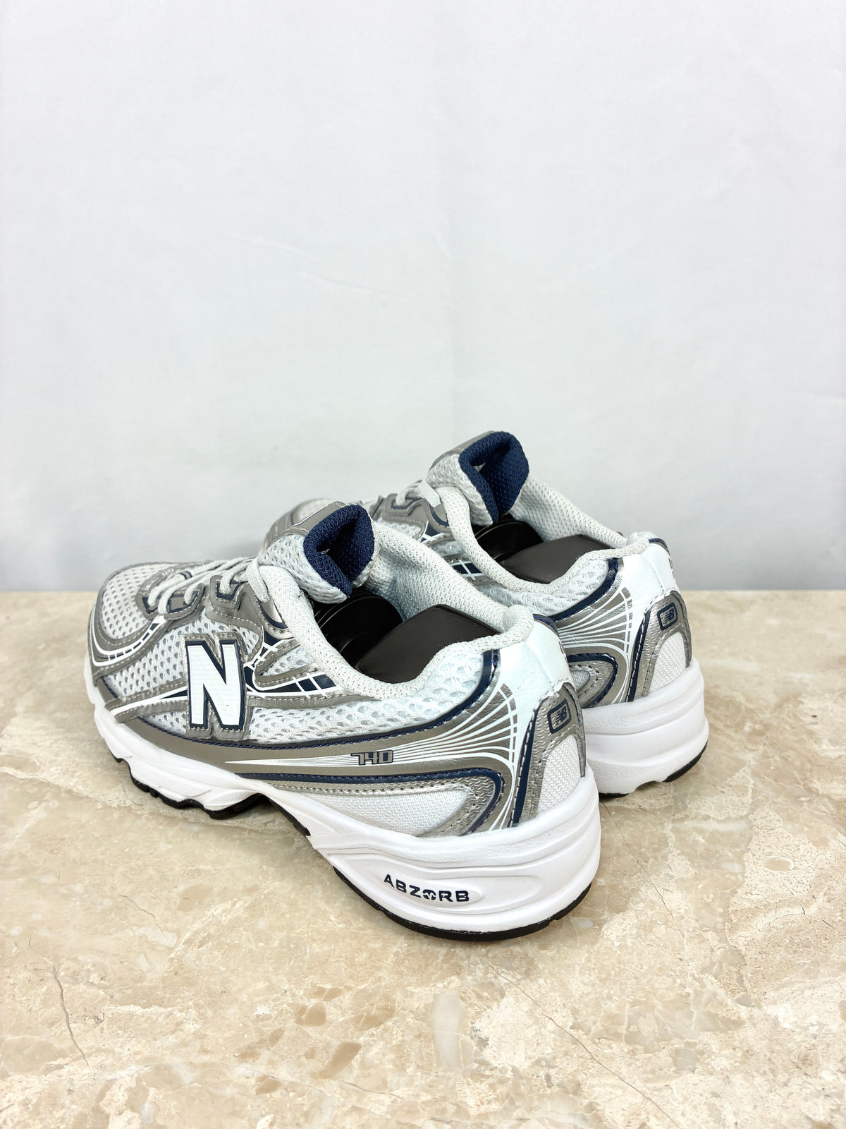 New Balance 740 WN Argent Blanc Size 34