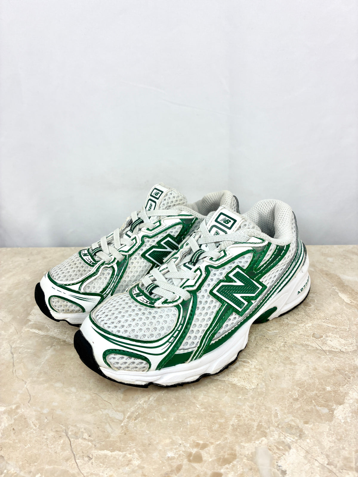 New Balance 740 CI Vert Blanc Size 30