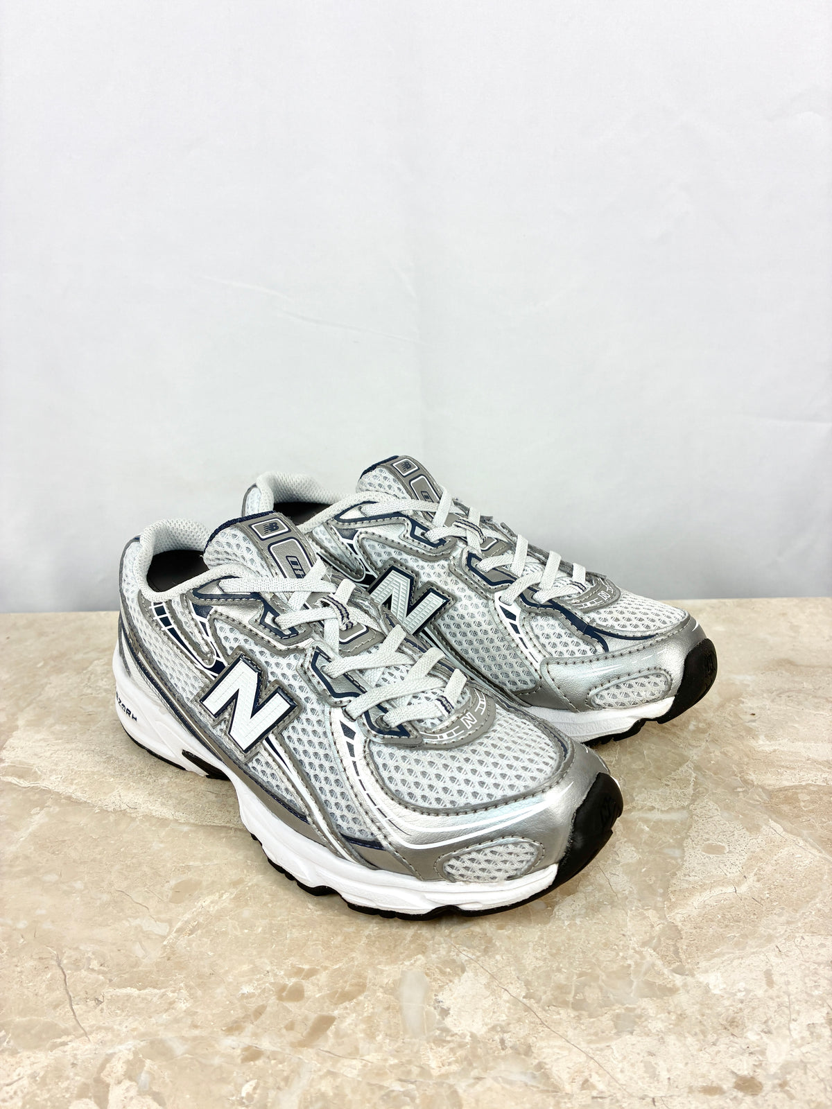 New Balance 740 WN Argent Blanc Size 34
