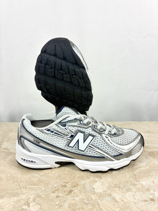 New Balance 740 WN Argent Blanc Size 34
